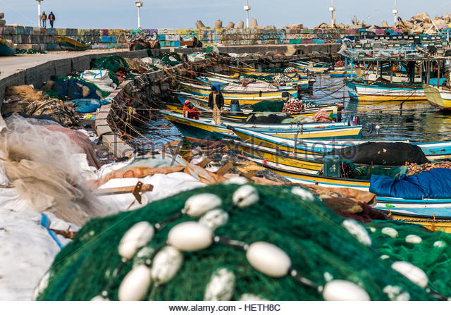 gaza-city-harbor-seaport-boats-fishing-nets-heth8c